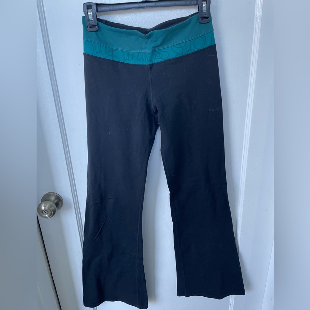 Lululemon Athletica Black and Teal groove Yoga Pants size 4